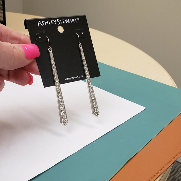 Ashley Stewart, NWT, silver tone clear rhinestones bar dangle pierced earrings - Picture 3 of 10